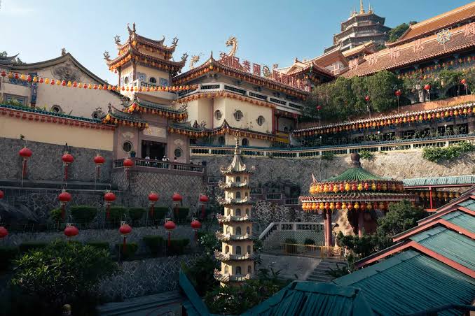 Kek Lok Si Temple interior view